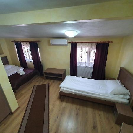 ברזוי Efm Motel מראה חיצוני תמונה