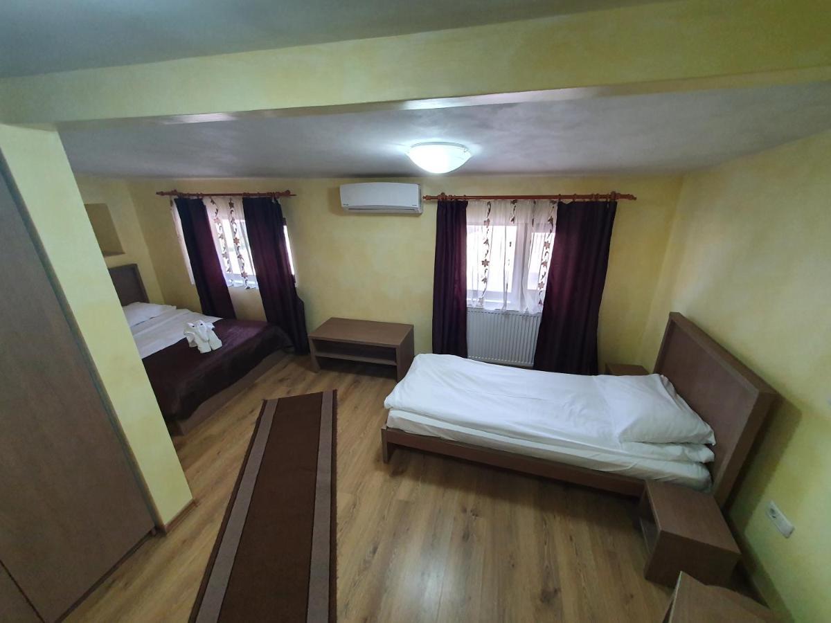 ברזוי Efm Motel מראה חיצוני תמונה