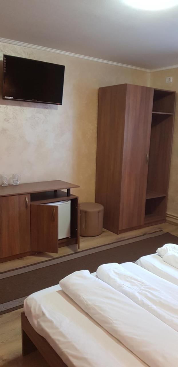 ברזוי Efm Motel מראה חיצוני תמונה