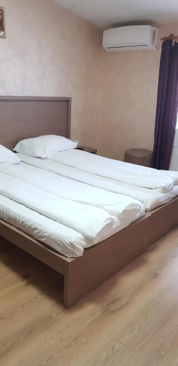 ברזוי Efm Motel מראה חיצוני תמונה